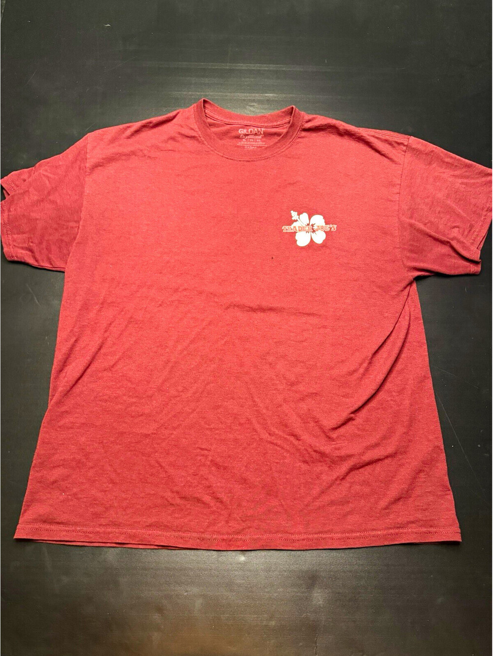 Gildan DryBlend Trader Joe’s Hibiscus Logo Graphic T Shirt XL Burgundy